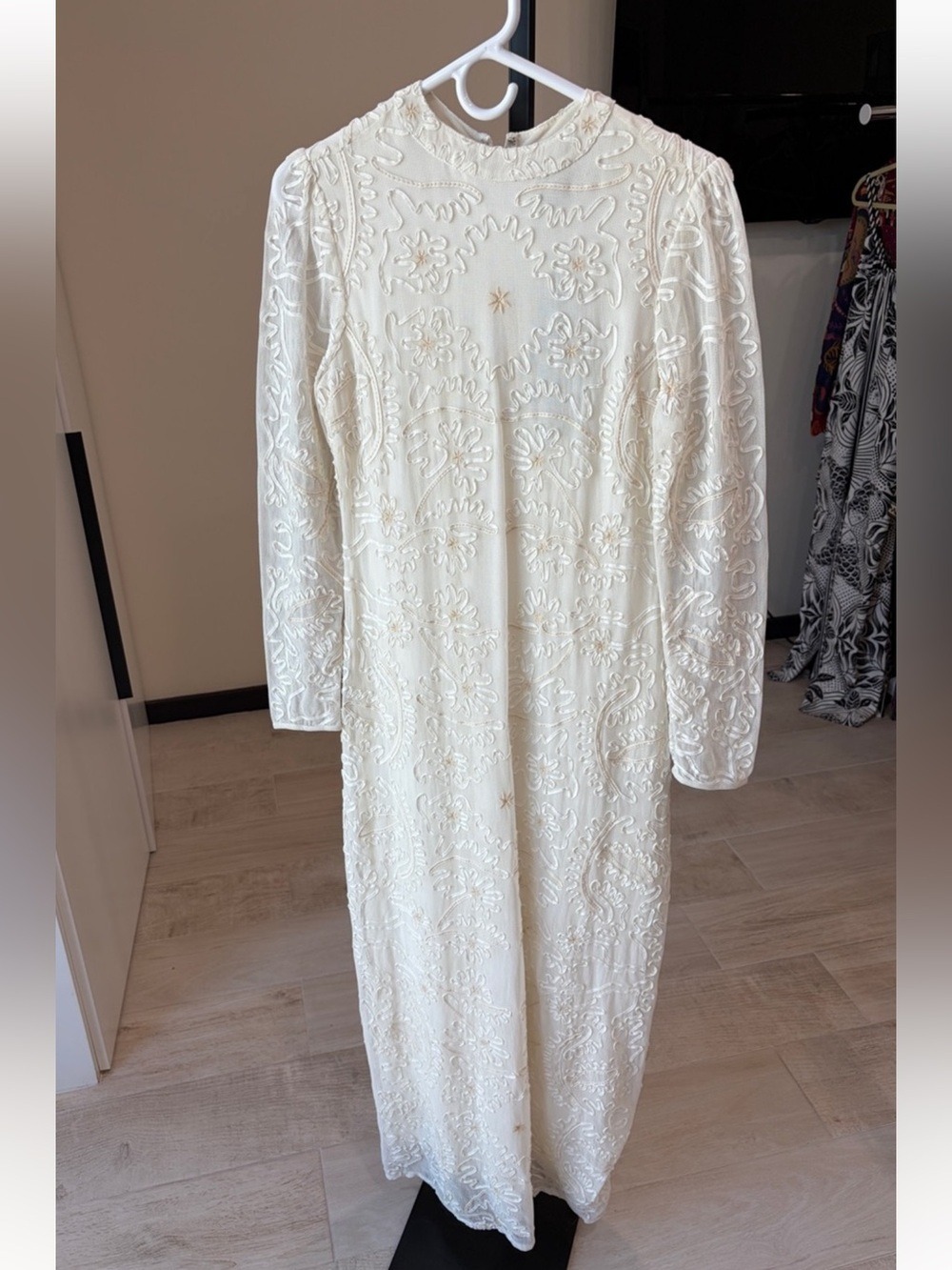 Farm Rio: Off-White Embroidered Crew Neck
Long Sleeve Maxi Dress - Picture 7 of 7